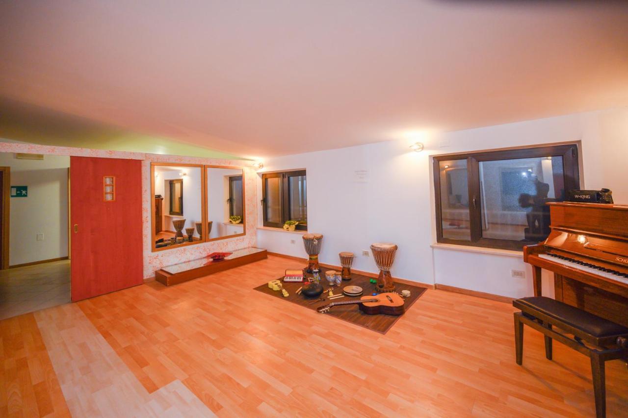 Almamed Hotel San Leonardo Vigolo Baselga Bagian luar foto